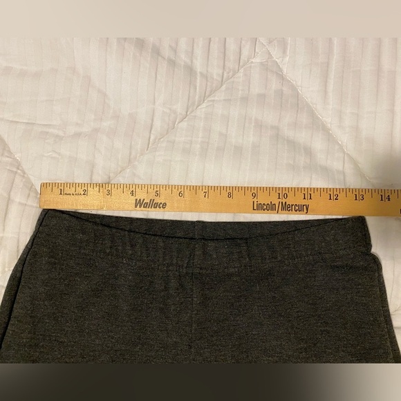 Chicos Fabulously Slimming Size 0 Leggings in Charcoal Gray Tummy Control panel - Picture 5 of 12